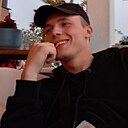 Максим, 23 года