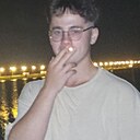 Денис, 22 года