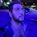 John, 25 лет
