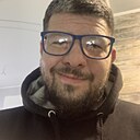 Ден, 44 года