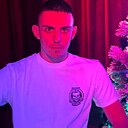 Максим, 22 года