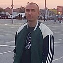 V A, 32 года