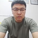A Z, 42 года