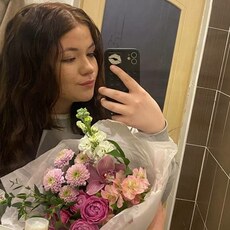 Фотография девушки Элина, 18 лет из г. Нижнекамск