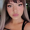 София, 32 года