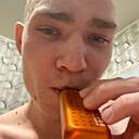 Максим, 23 года