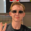 Максим, 22 года