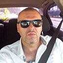Ден, 44 года