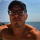 Роман, 33 года