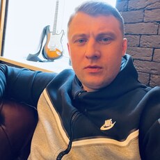 Илья, 34 из г. Омск.