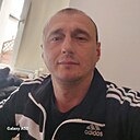 Naik, 44 года