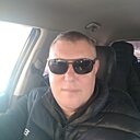 Он, 48 лет