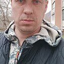 Den, 32 года