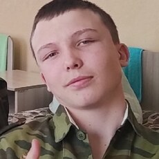 Фотография мужчины Матвей, 19 лет из г. Новосибирск