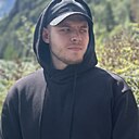 Денис, 24 года