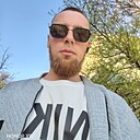 Happy, 33 года