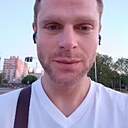 Незнакомец, 33 года