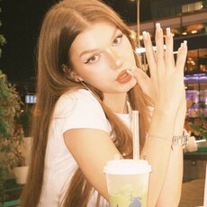 Ангелина, 19 из г. Омск.