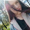 Девушка Брюнетка, 20 лет