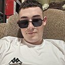 Максим, 23 года