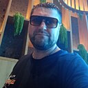 Ден, 44 года