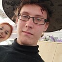 Денис, 24 года