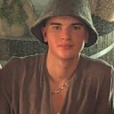 Денис, 22 года