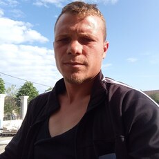 Фотография мужчины Yonut, 28 лет из г. Timișoara