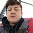 Дийор, 20 лет