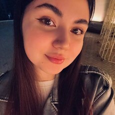 Фотография девушки Аделина, 19 лет из г. Уфа