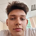 Лев, 20 лет