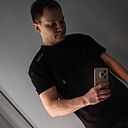 Илья, 32 года