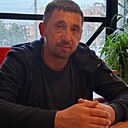 Dinar, 44 года