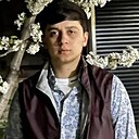 Hasan, 22 года