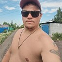 Лев, 37 лет