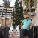 Максим, 44 года