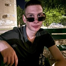 Фотография мужчины Виталий, 20 лет из г. Ростов-на-Дону