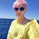 Bored Girl, 53 года