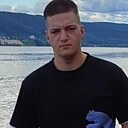 Макс, 24 года