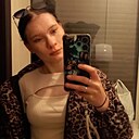 Olya Pedchenko, 22 года