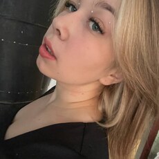 Фотография девушки Карина, 18 лет из г. Курган