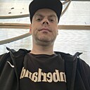 Уййю, 42 года