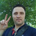 Ден, 33 года
