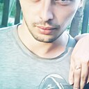 Asiris, 33 года