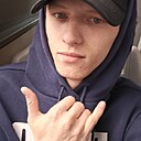 Макс, 24 года
