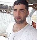 Мубик, 33 года