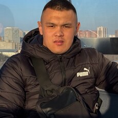Фотография мужчины Рунат, 21 год из г. Новосибирск