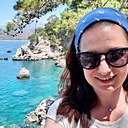 She, 34 года