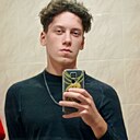 Денис, 22 года
