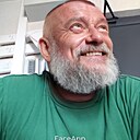 Mic, 42 года